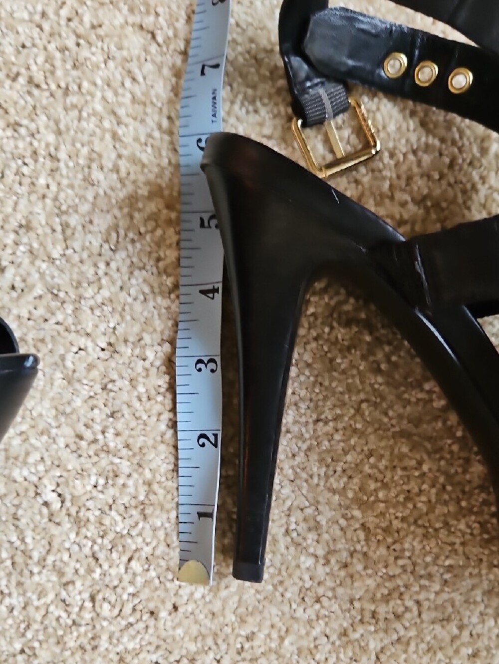 Guess Size 8.5 Women's Black Heels - Picture 9 of 11